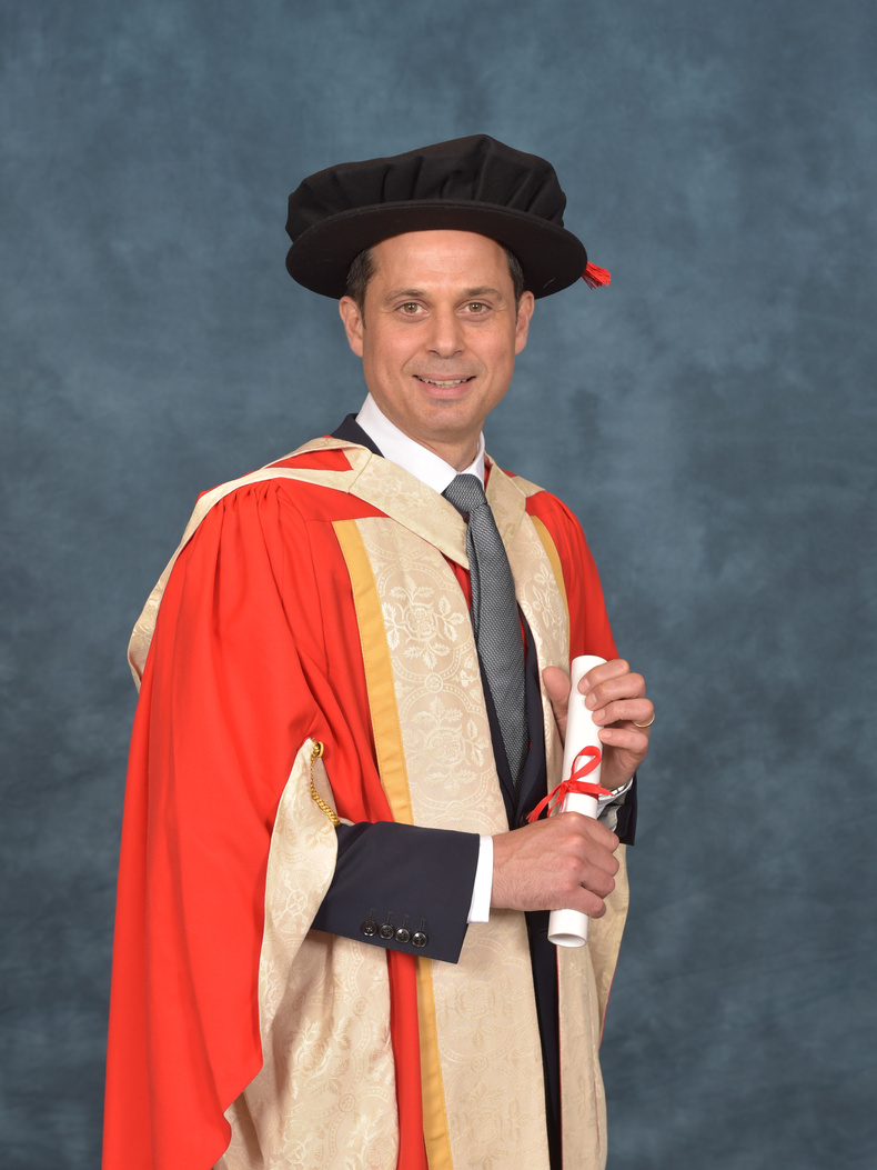 mark-radford-alumnus-credit-ede-and-ravenscroft(898494)