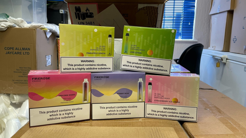 photo-seized-vapes(903271)