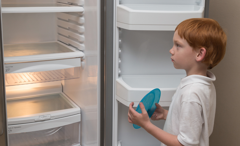 empty-fridge-no-text(904154)