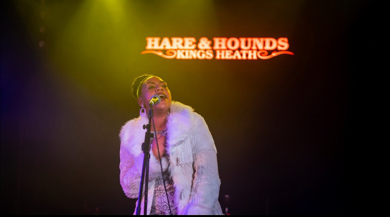 singer-songwriter-kezia-soul-performing-at-hare-hounds-birmingham-credit-soul-diggs(889039)