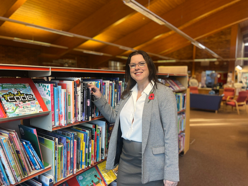 Victoria Wilson at a Staffordshire library.JPG