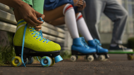 people-getting-ready-skating-min.jpg