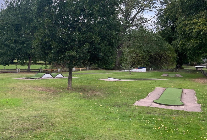 Beacon Park Crazy Golf.jpg