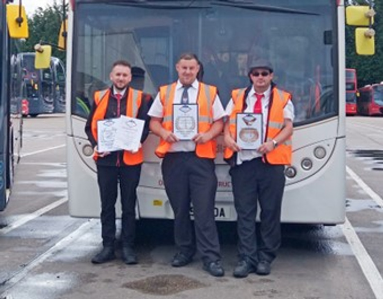 national-express-bus-drivers(904355)