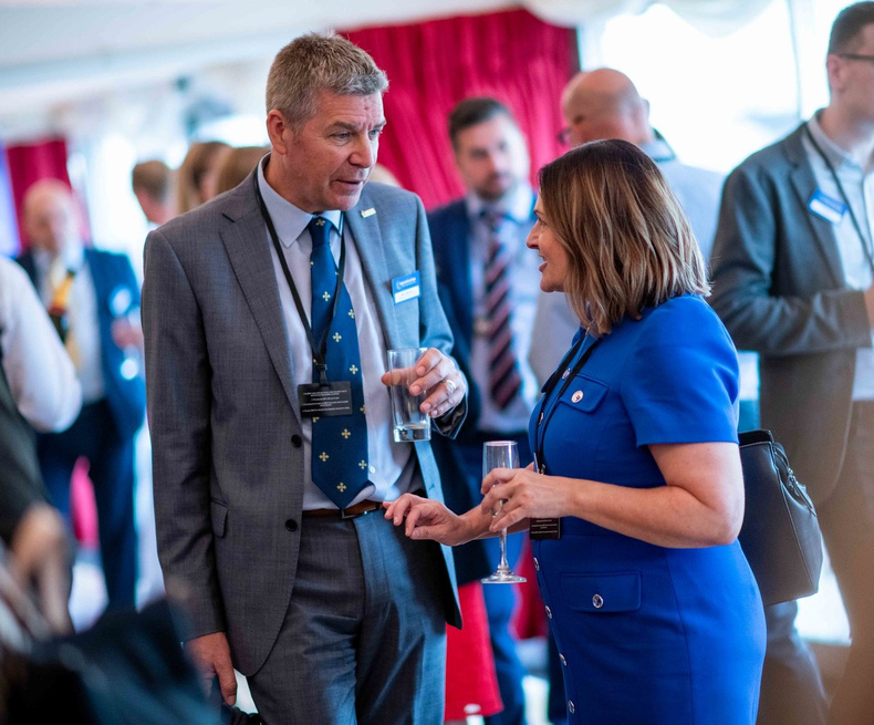 rob-colbourne-with-jo-griffiths(899536)