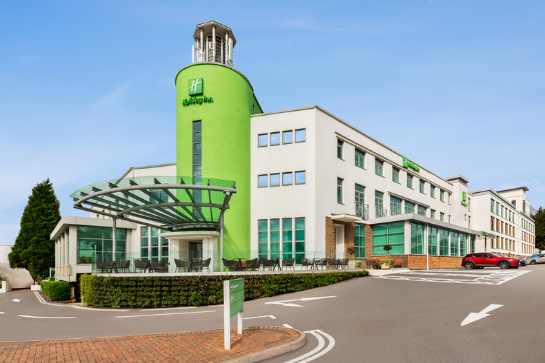 bhxap-holiday-inn-birmingham-airport-exterior-01+-+Copy+-+Copy.jpg 9