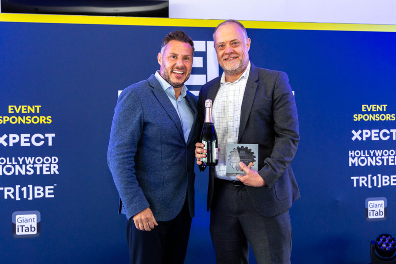 awards-host-aaron-james-and-steve-knight-birmingham-and-the-west-midlands-convention-bureau(904452)