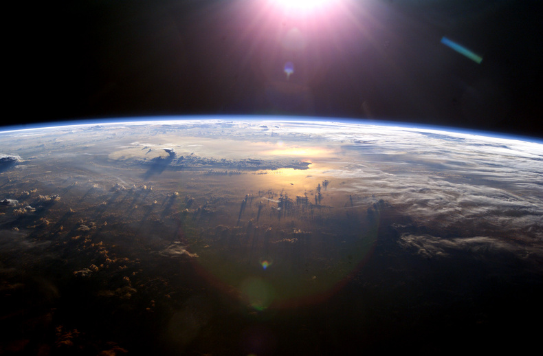 sun-over-earth-nasa-international-space-station-072103-image-credit-nasa(893161)