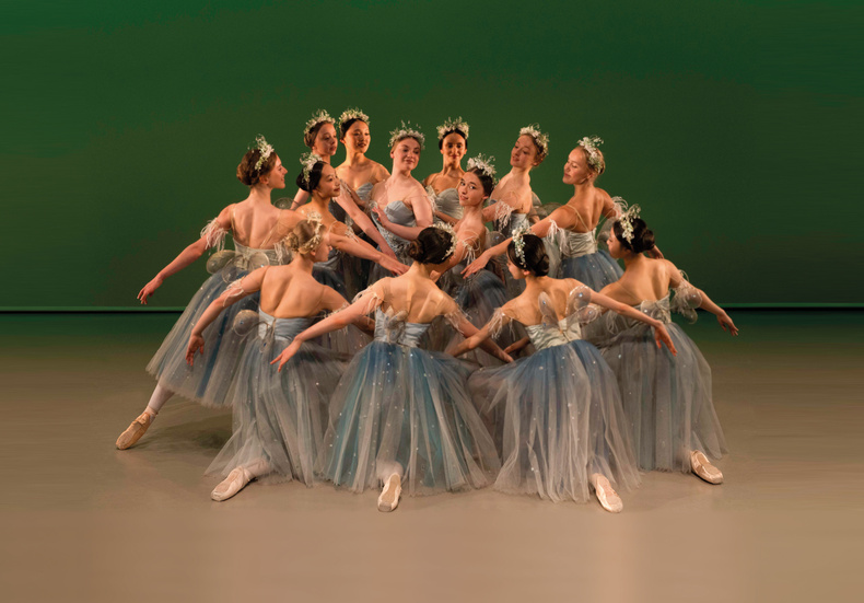 ORPHEUS LEAD PR SHOT; photo Magda Hoffman.jpg