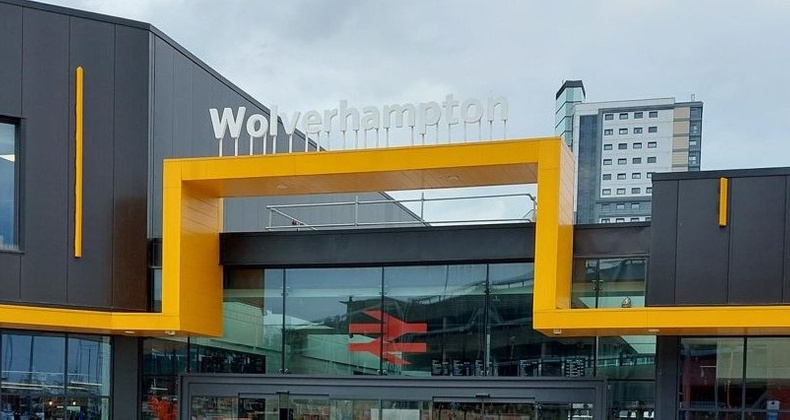 wolverhampton-station-front(898997)