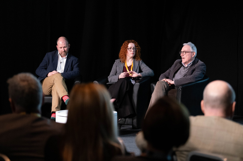 5-keynotespeakerspaneldiscussion(902307)