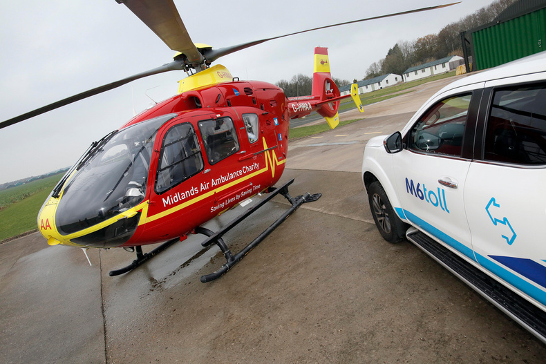 helicopter-and-car(892182)