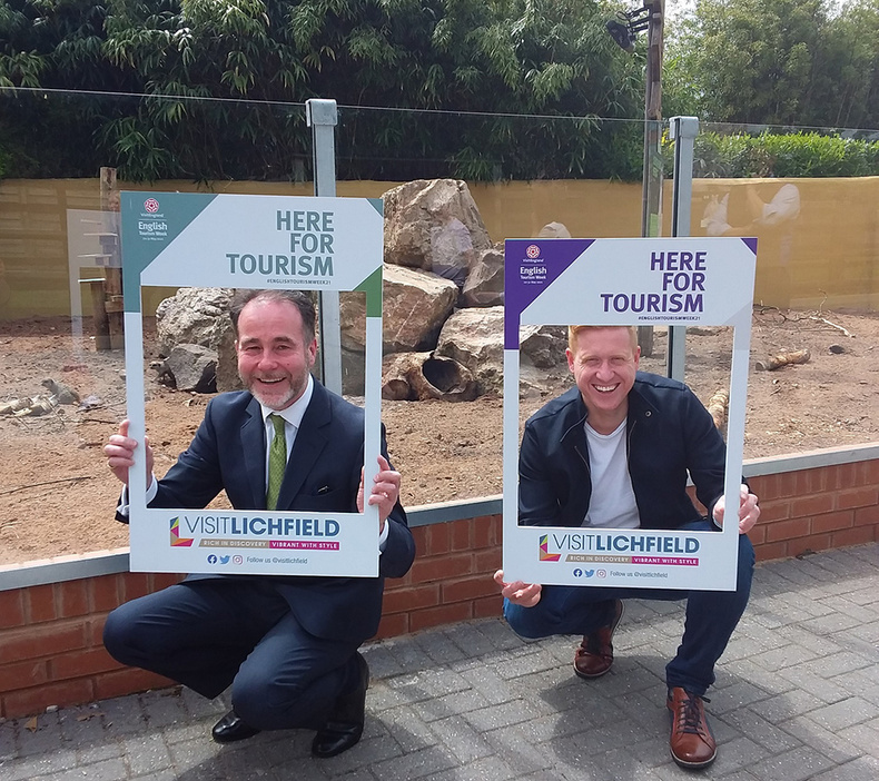 chistopher-pincher-mp-and-cllr-doug-pullen-meerkat-enclosure(891675)