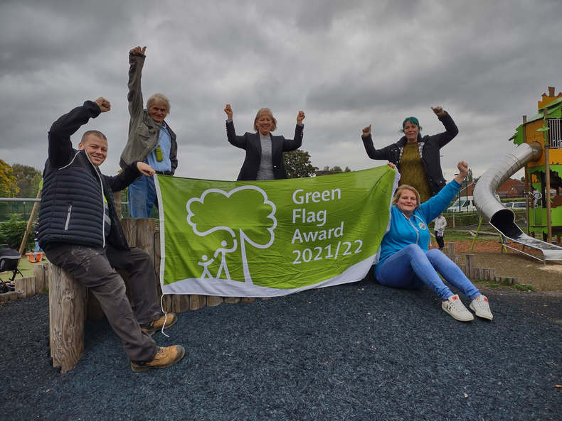 green-flag-award(894161)