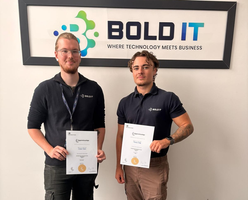 LichTam-Bold-IT-apprentices.jpg