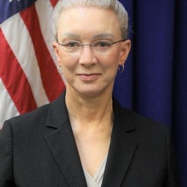 Laurie  Farris