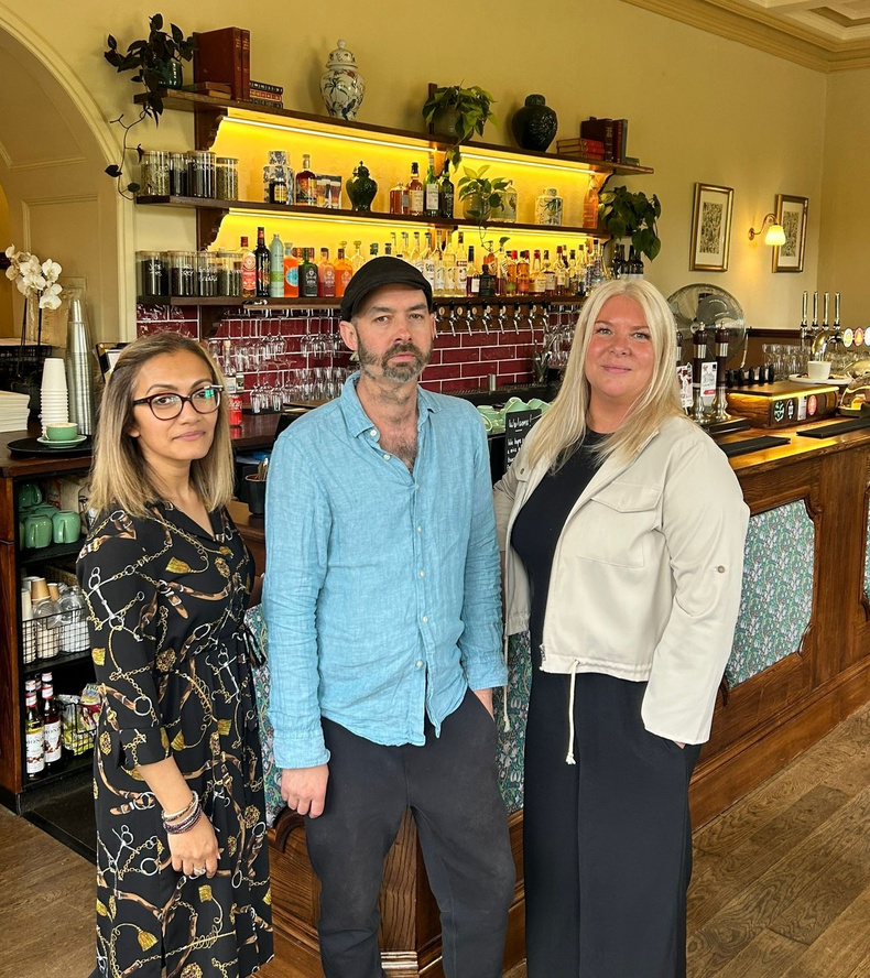 Rozna Haque (left) of ART Business Loans, John Stapleton of 1000 Trades and Lynn Wyke (right) of BCRS Business Loans.jpg