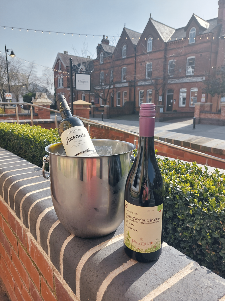 wine-weekend-wines-on-terrace(896949)