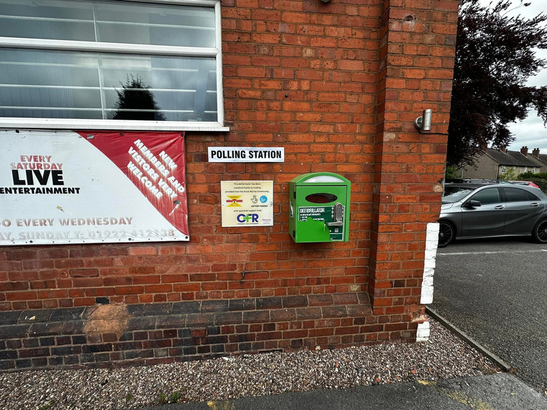 Defib.JPG