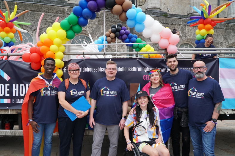 pride-house(897851)