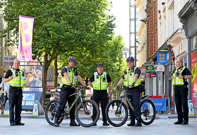 the-retail-bid-patrol-team-on-new-street-birmingham(894583)