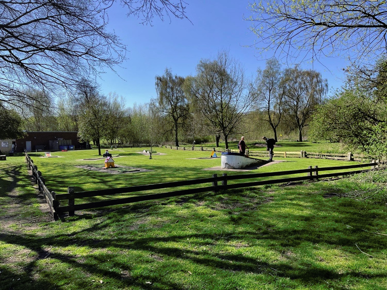 beacon-park-mini-golf.jpg