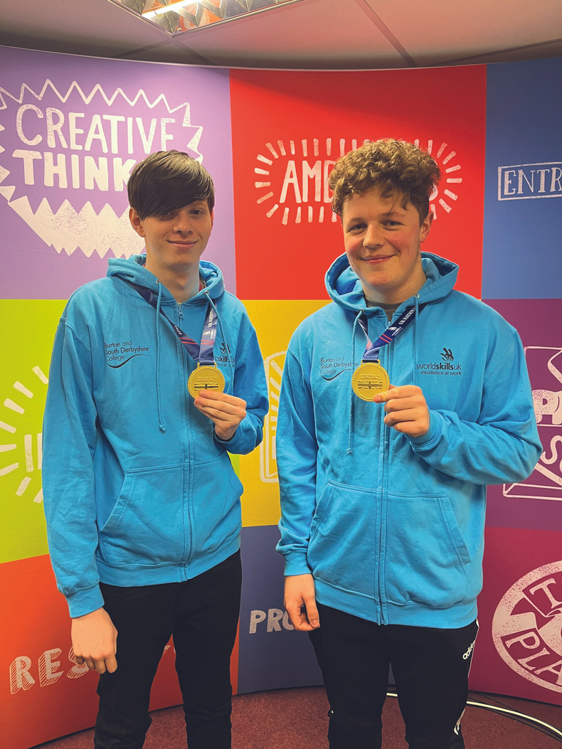 josh-cooke_brandon-shirley_with-medals_1(901211)