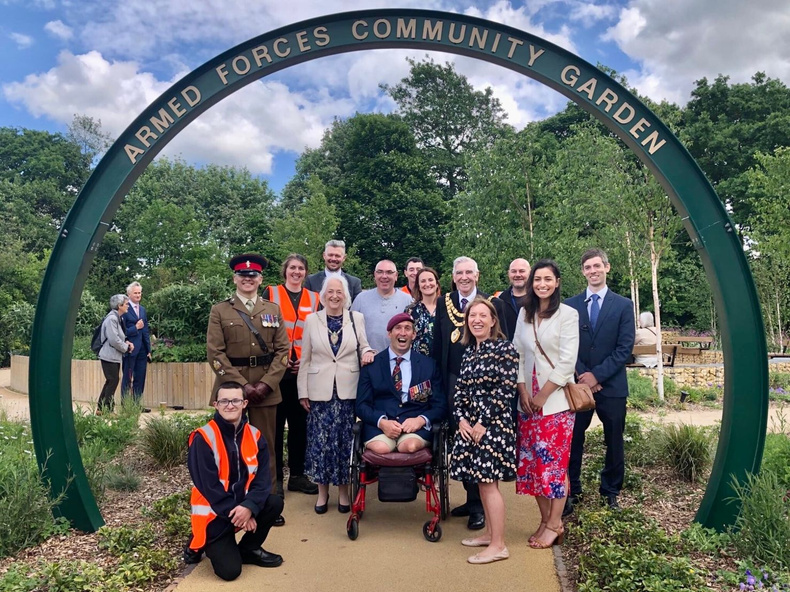 armed-forces-garden(900529)