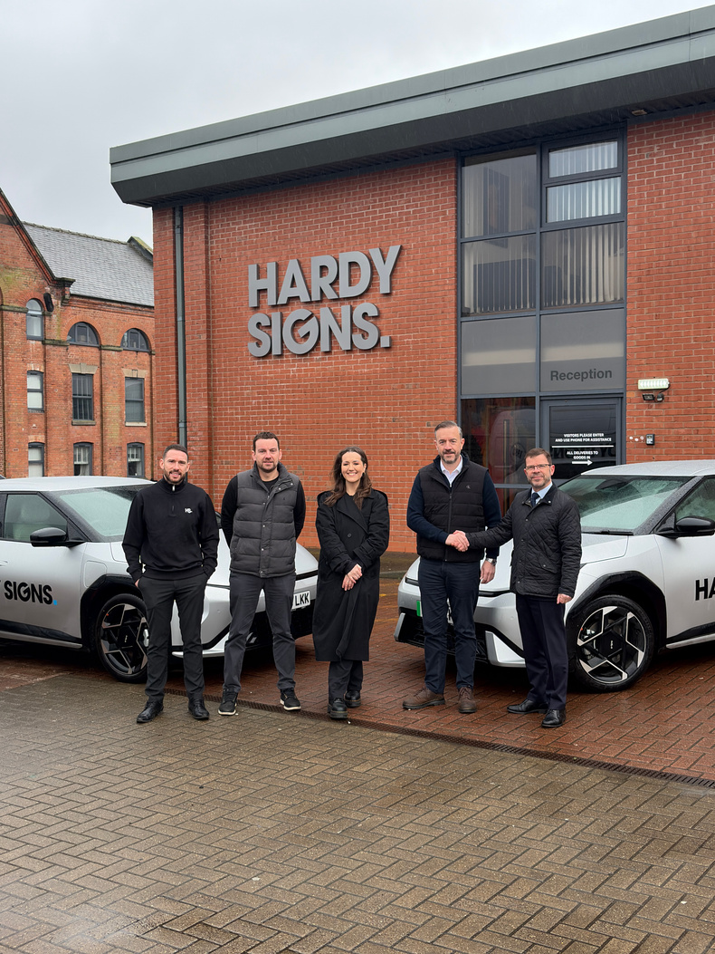 Hardy-Signs-Burton-KIA-EV-Cars#1.JPG