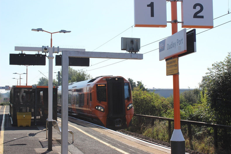 dudley-port-railway-station(904663)