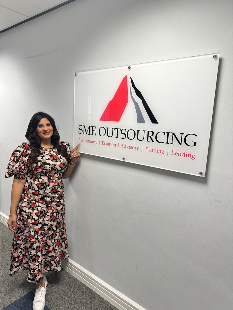 amina-sme-outsourcing(904759)