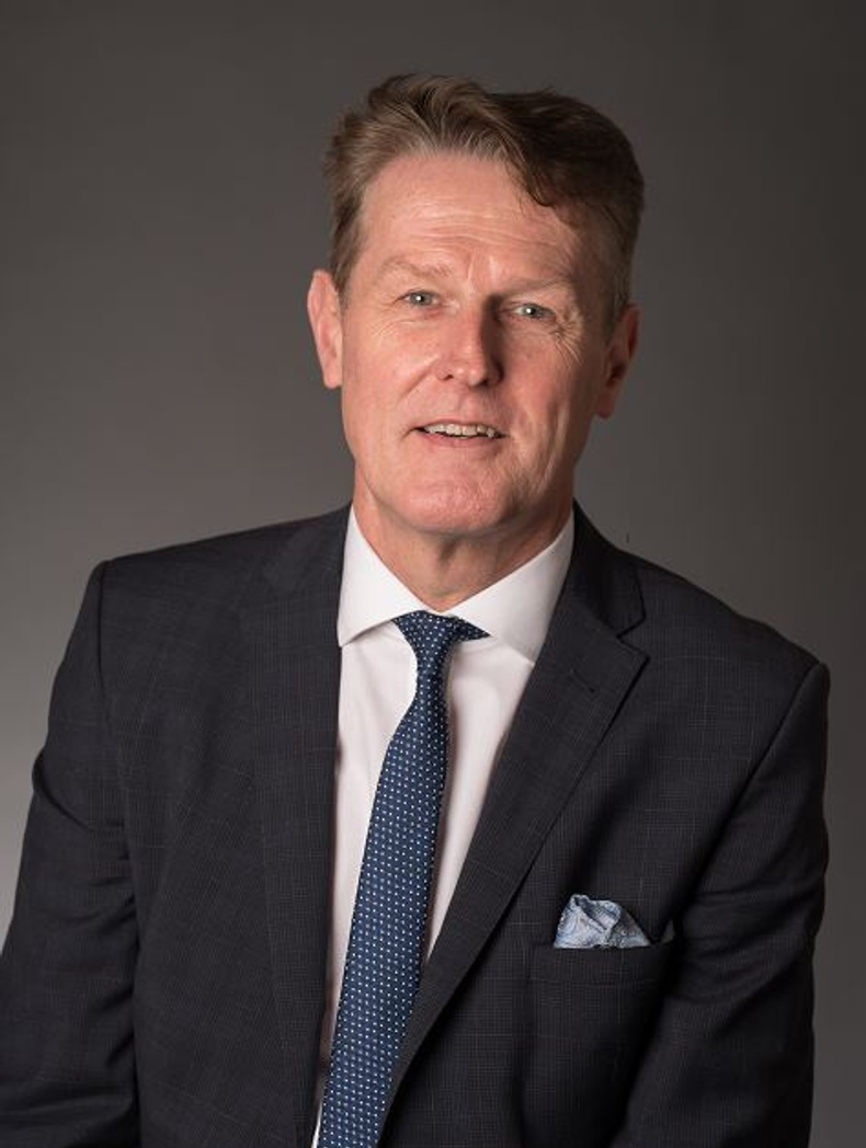 Foto Dr Ulrich Hoppe_.JPG