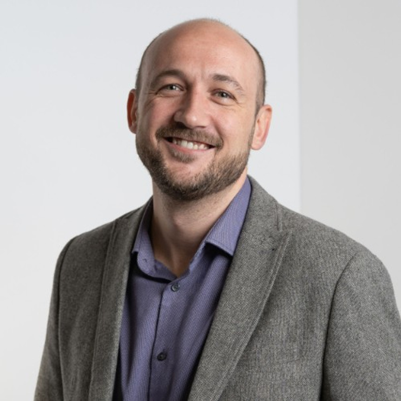 rob-linkedin-profile(893555)