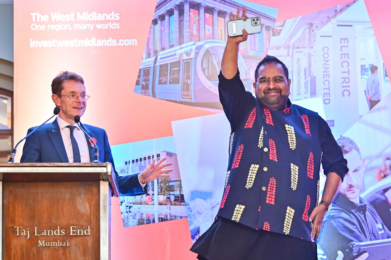 west-midlands-mayor-andy-street-with-bollywood-singer-and-composer-shankar-mahadevan-november-2022(900407)