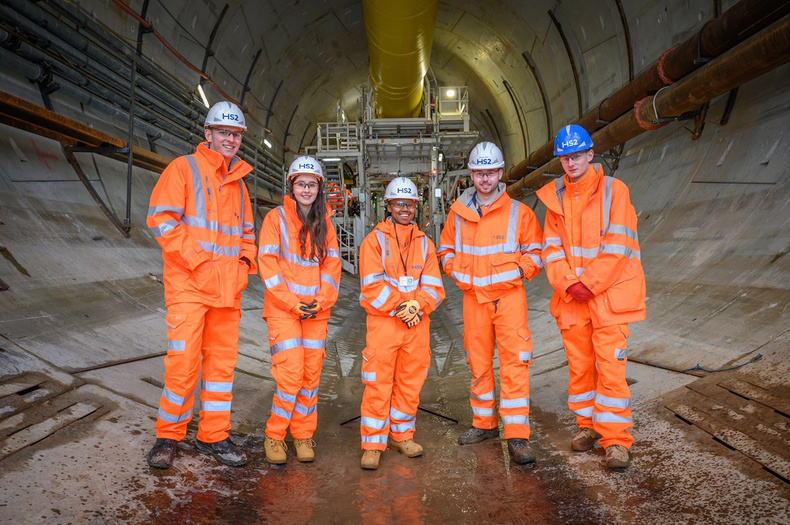hs2-graduates(901516)