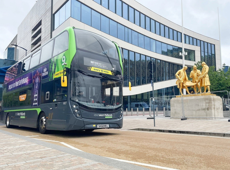 national-express-bus-broadstreet(897973)