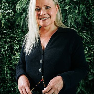 Elisabeth  Lewis-Jones