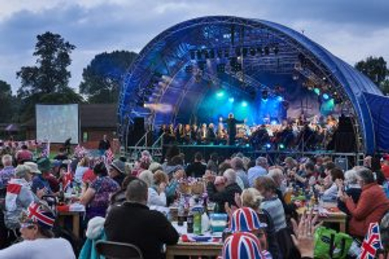 lichfield-proms-1-300x200(903440)