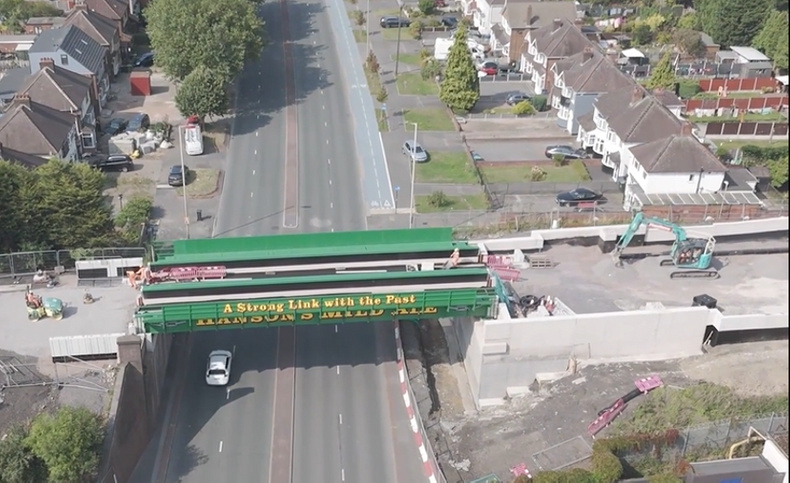 Metro bridge.jpg