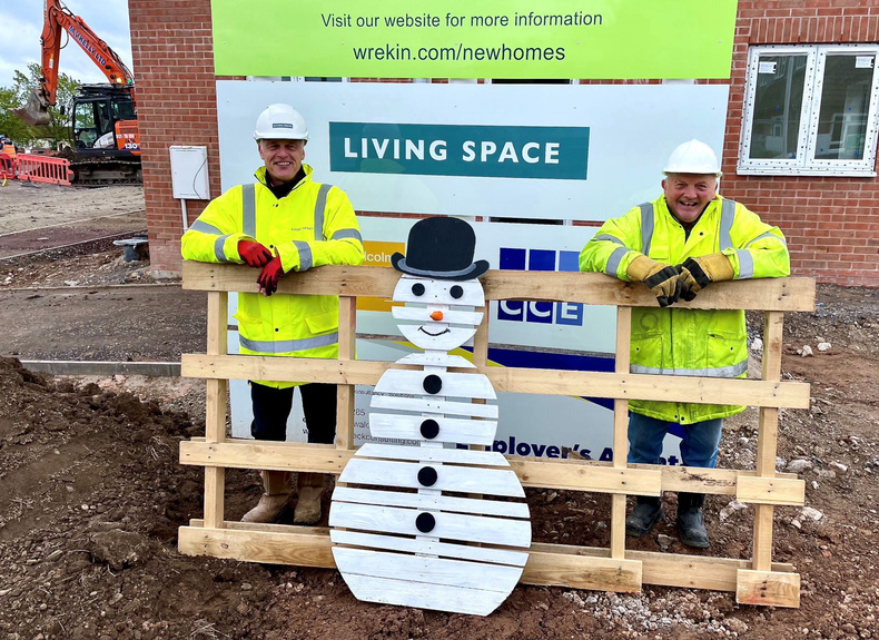 keith-harris-contracts-manager-for-living-space-with-john-marsh-from-ironbridge-lions-lr(891736)