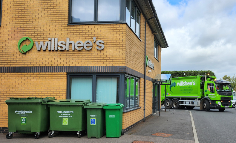 Willshee%27s+Simpler+Recycling+trade+waste+bins+and+truck.jpg