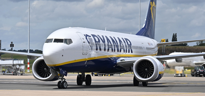 ryanair-aircraft-at-bhx.jpg