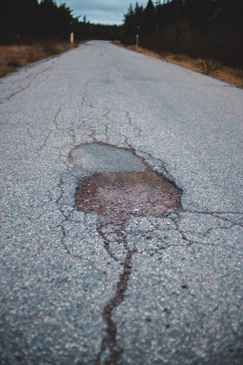 aston-pothole(898051)
