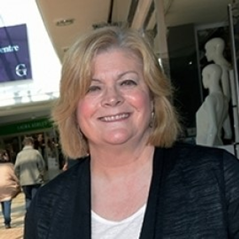 angela-henderson-sutton-bid-chair(897436)